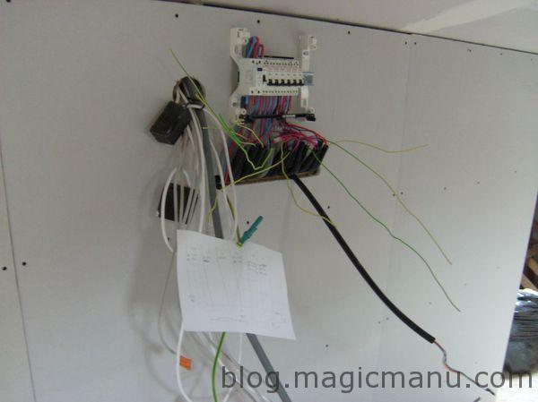 Blog de magicmanu :Aménagement de notre maison, Tableau électrique posé